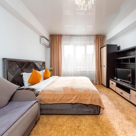 Apartment Оn Makatayeva 5 B Almatı Dış mekan fotoğraf