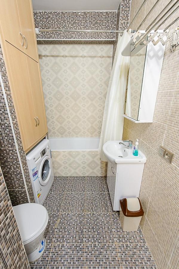 Apartment Оn Makatayeva 5 B Almatı Dış mekan fotoğraf