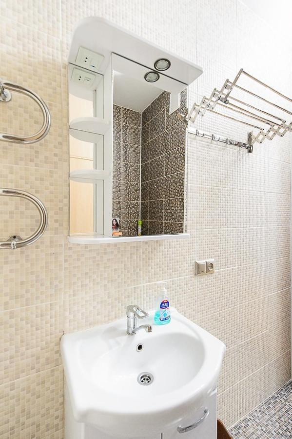 Apartment Оn Makatayeva 5 B Almatı Dış mekan fotoğraf