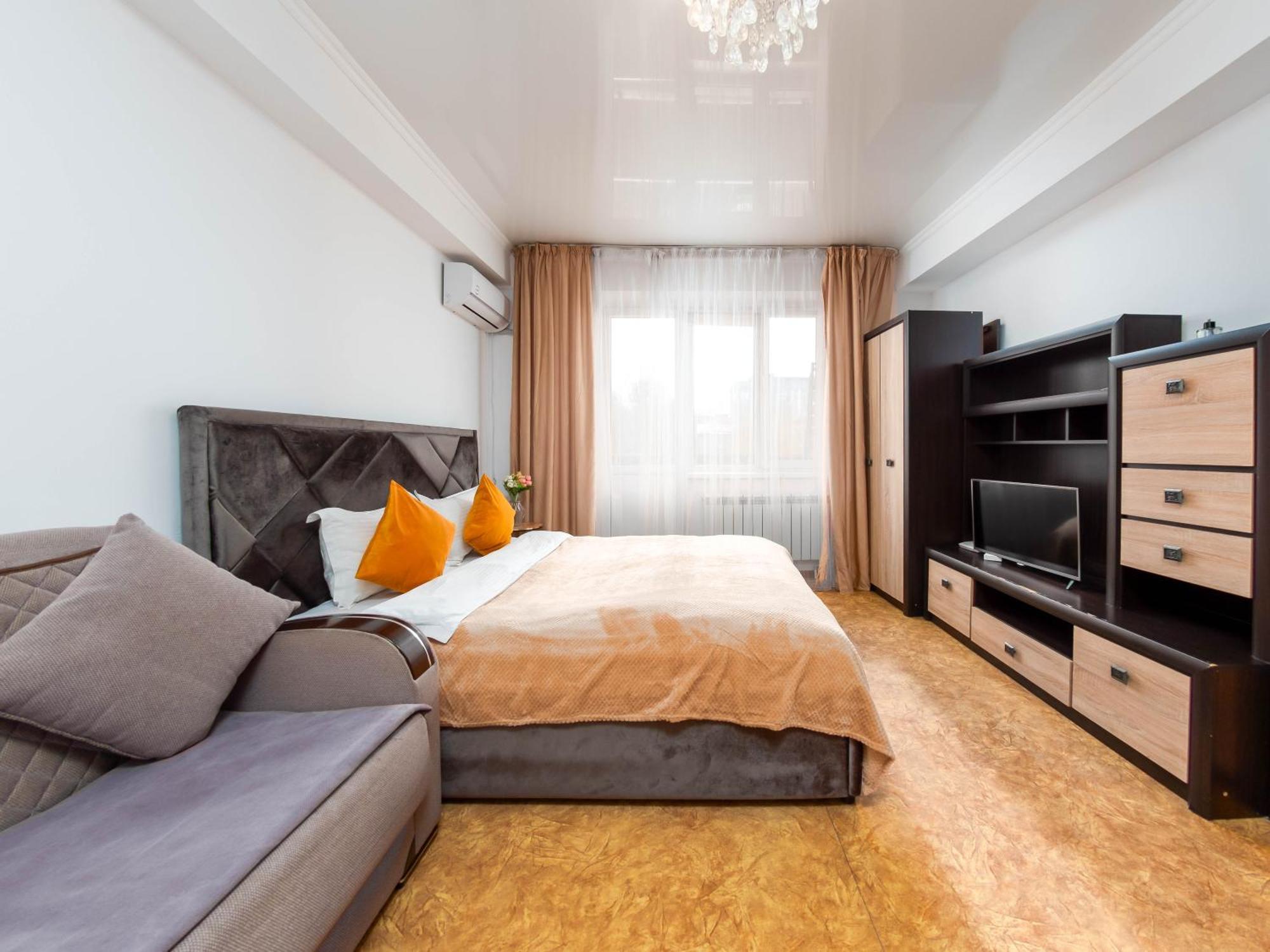Apartment Оn Makatayeva 5 B Almatı Dış mekan fotoğraf