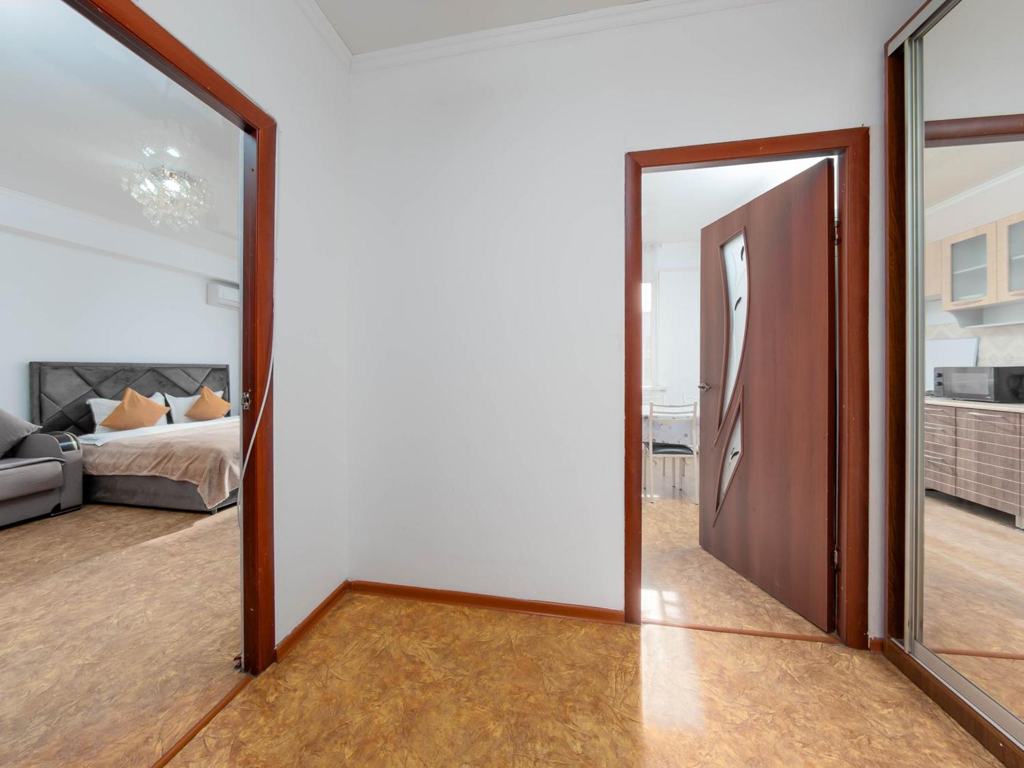 Apartment Оn Makatayeva 5 B Almatı Dış mekan fotoğraf